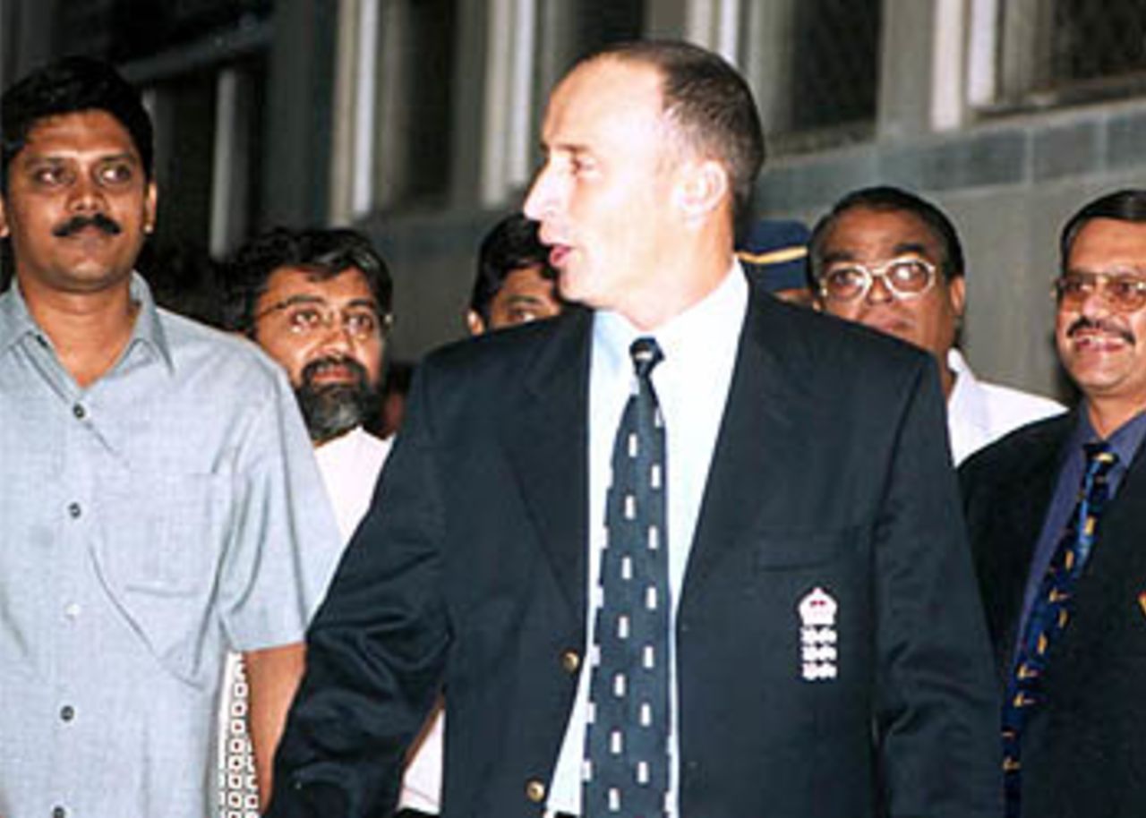 Nasser Hussain in conversation near the team bus, 14 October 2001: England in India, 2001-02, Mumbai