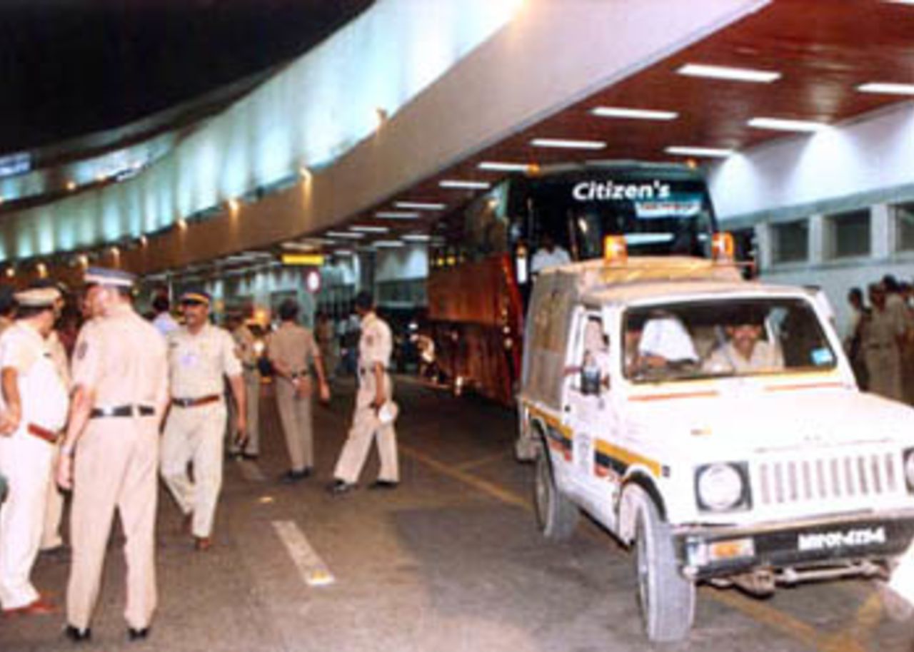 Tight security surrounds the English team bus, 14 October 2001: England in India, 2001-02, Mumbai