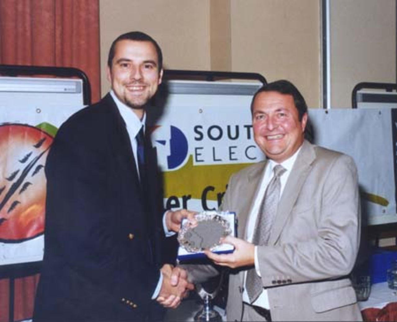 Barry Williams presents Dan Goldstraw with the Division One Bowling award