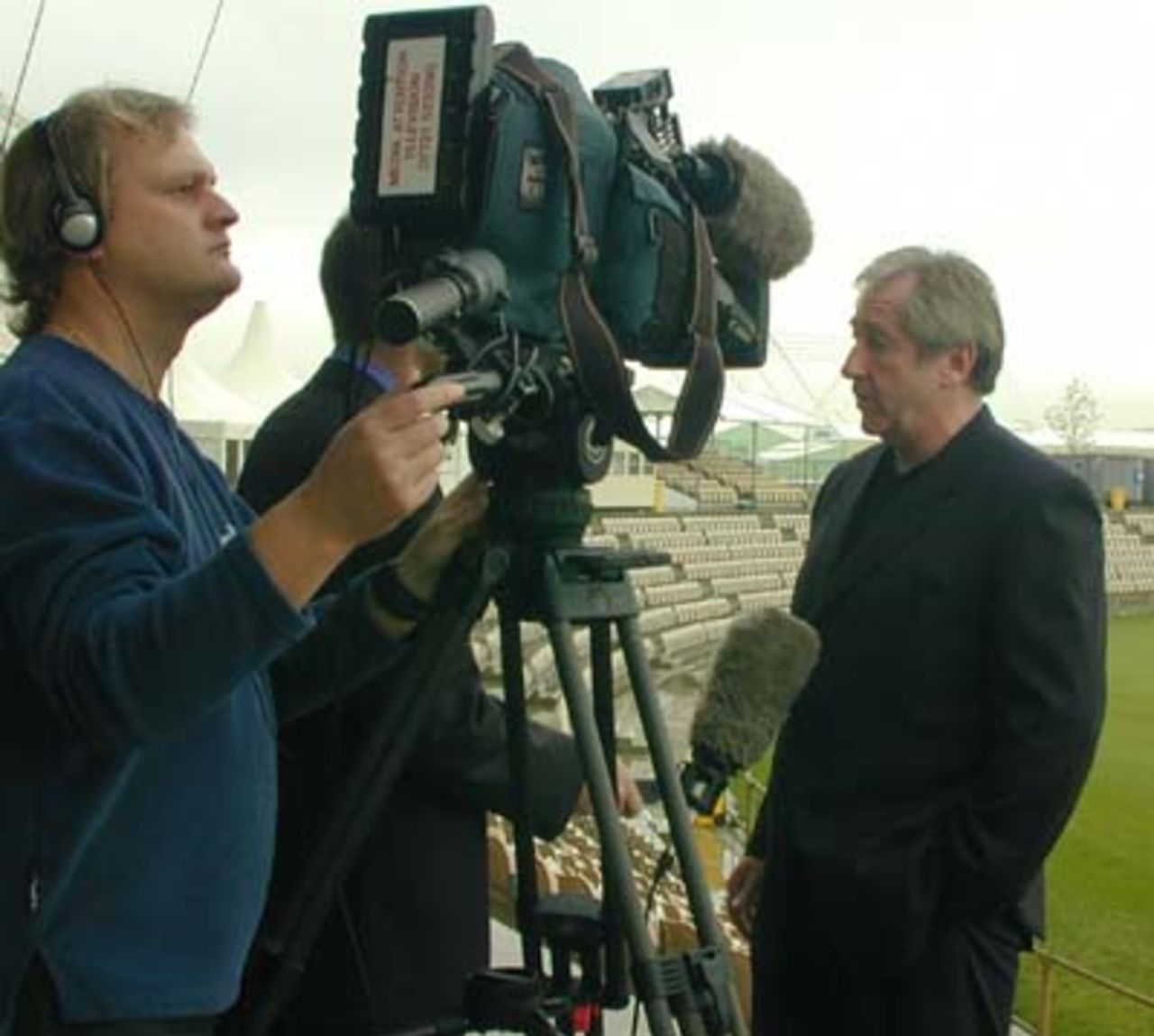 Hampshire Cricket chairman Rod Bransgrove discusses the Ed Giddins signing with the Media.