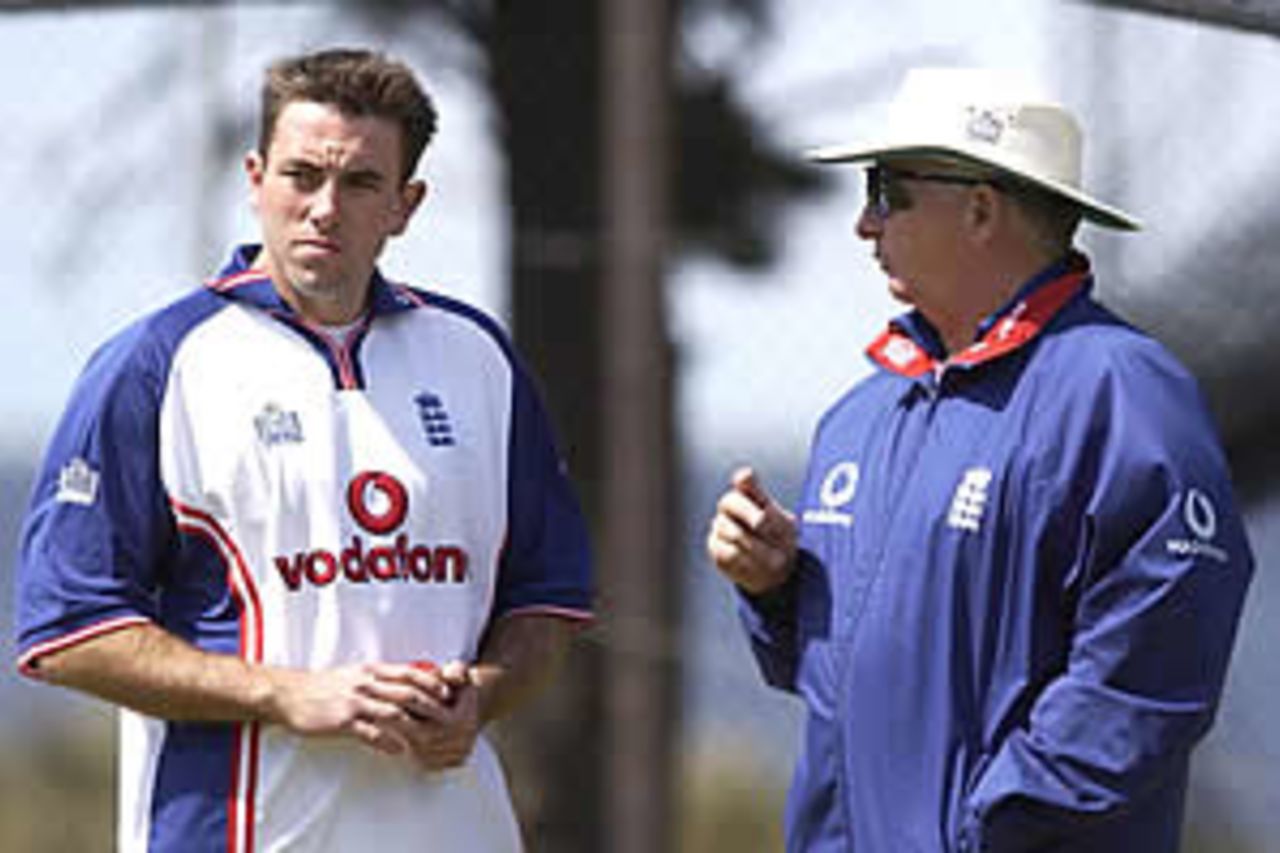 HOBART - NOVEMBER 14: Chris Silverwood of England has a chat with coach Duncan Fletcher during the England nets session at the Bellerive Oval, Hobart, Australia on November 14, 2002