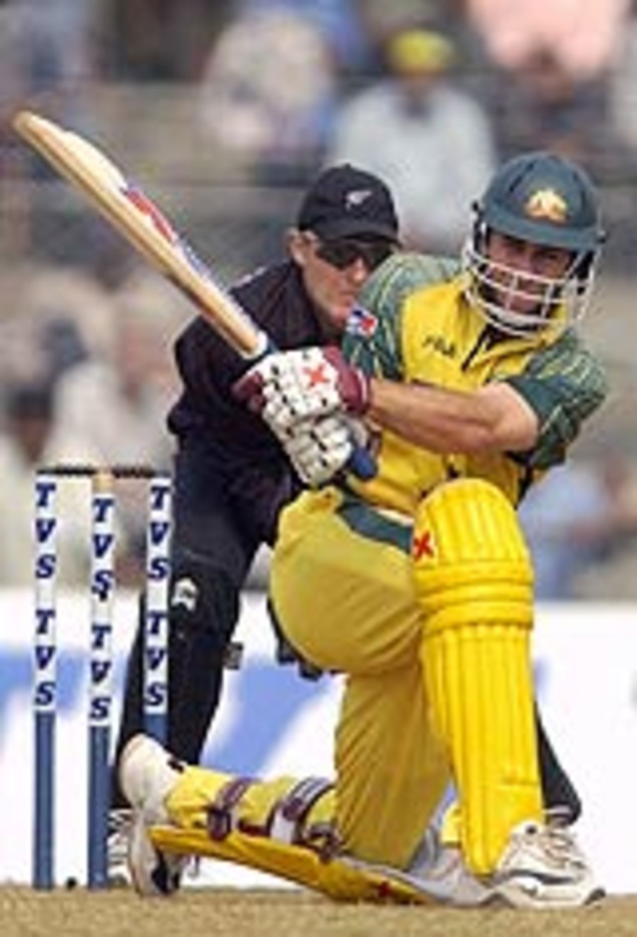 Michael Bevan sweeps, Australia v New Zealand, TVS Cup, Game 7, Guwahati, November 9, 2003