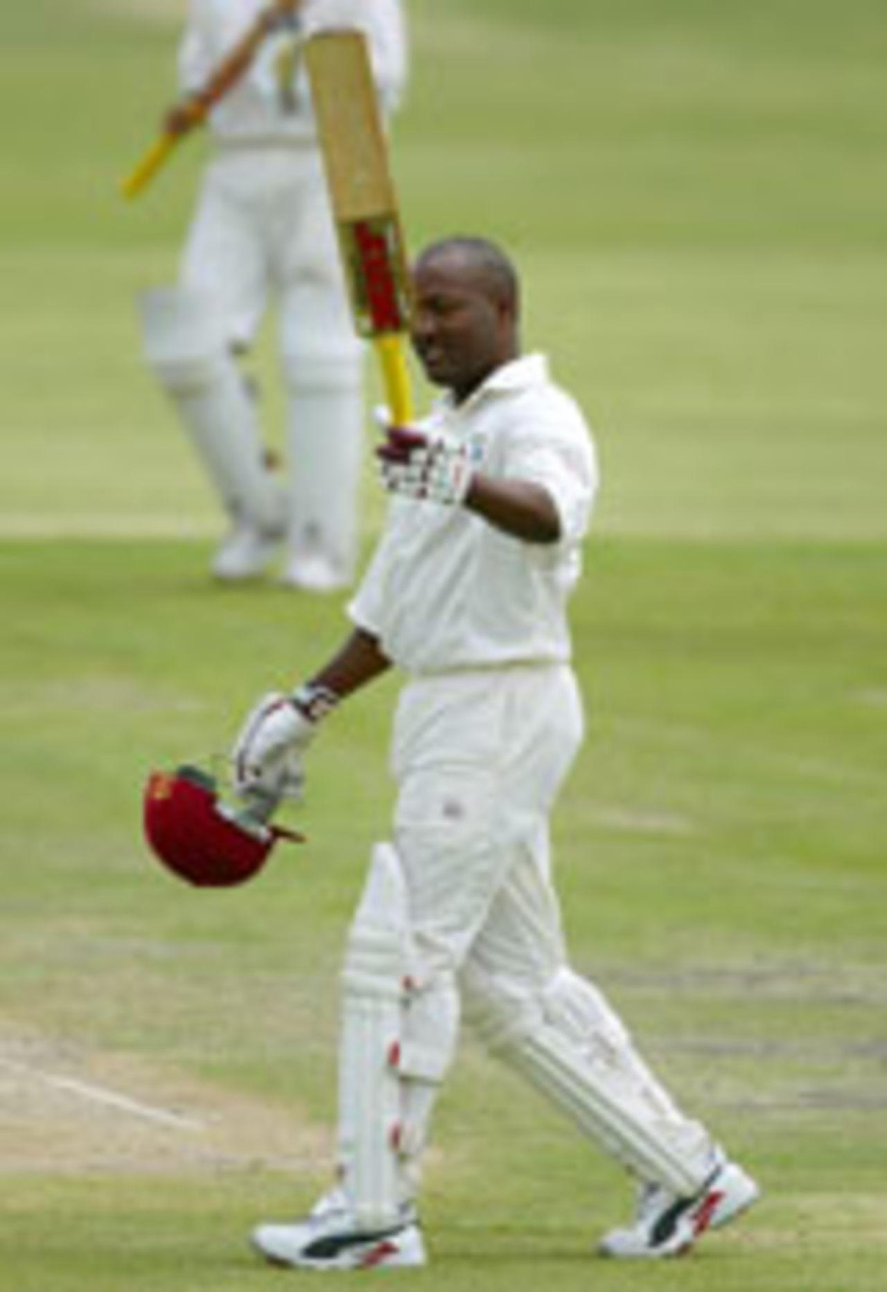 Brian Lara acknowledges his 22nd Test century, Zimbabwe v West Indies, 2nd Test, Bulawayo, November 13, 2003