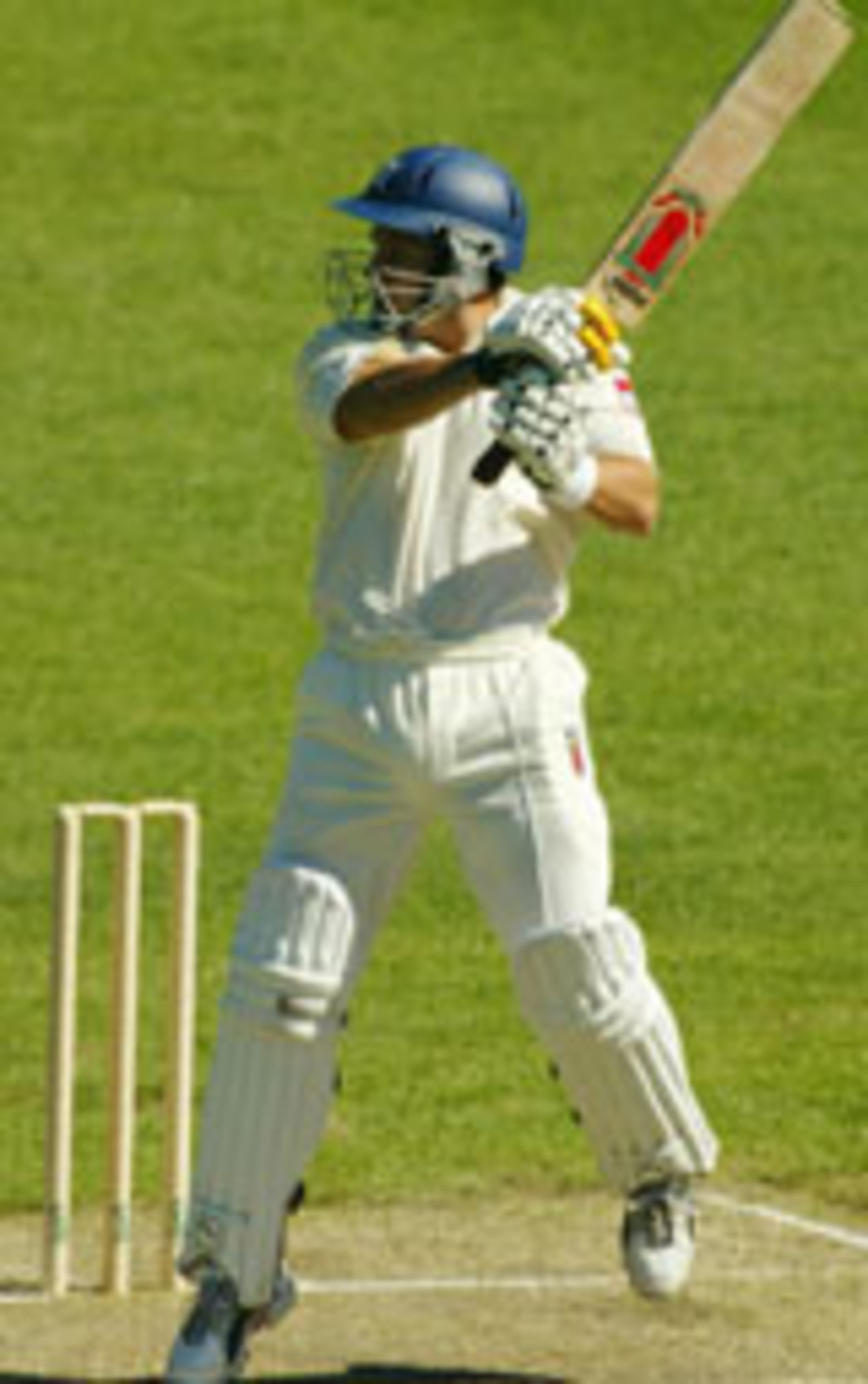 Brad Hodge cuts on the way to a hundred against the Indians, Victoria v Indians, Tour match, Melbourne, 2nd day, November 26, 2003