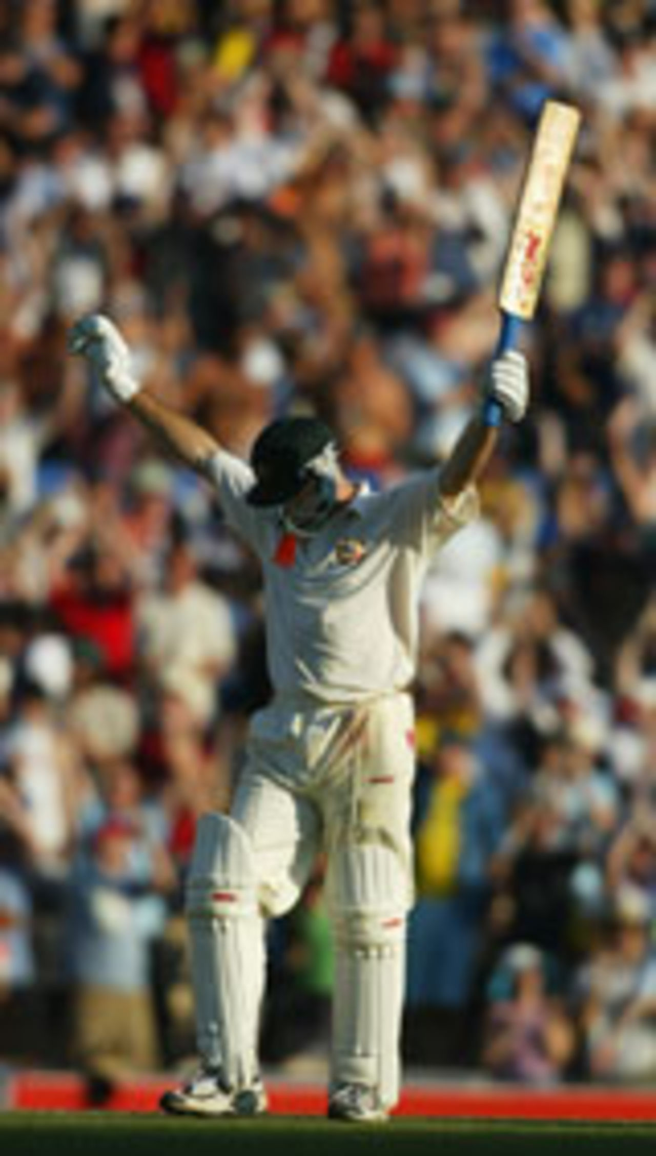 Steve Waugh salutes century, Australia v England, 5th Test, Sydney, January 3, 2003