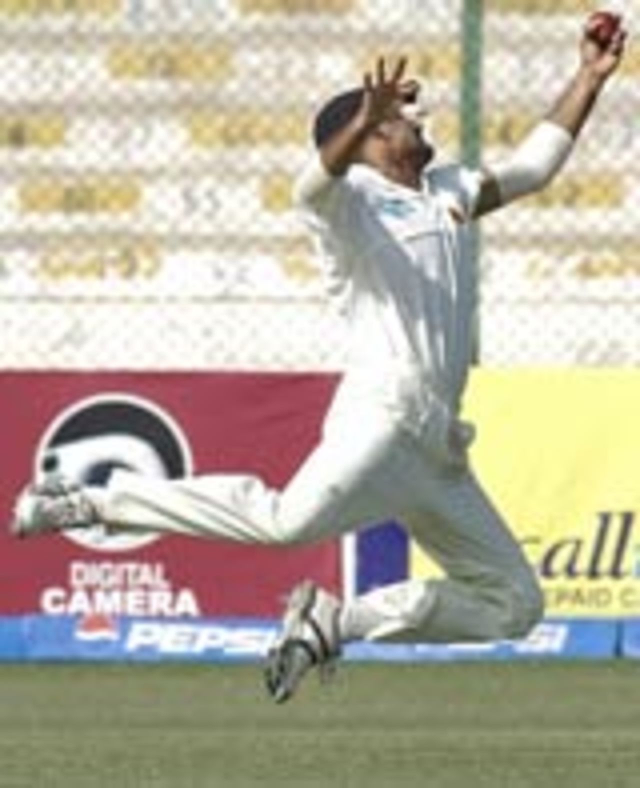 Marvan Atapattu leaps in the air to take the catch that dismissed Younis Khan, Pakistan v Sri Lanka, 2nd Test, Karachi, November 1, 2004
