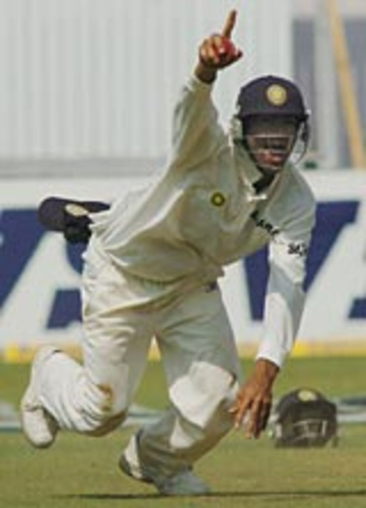 Mohammad Kaif celebrates after catching Matthew Hayden, 2nd day, India v Australia, 4th Test, November 4 2004