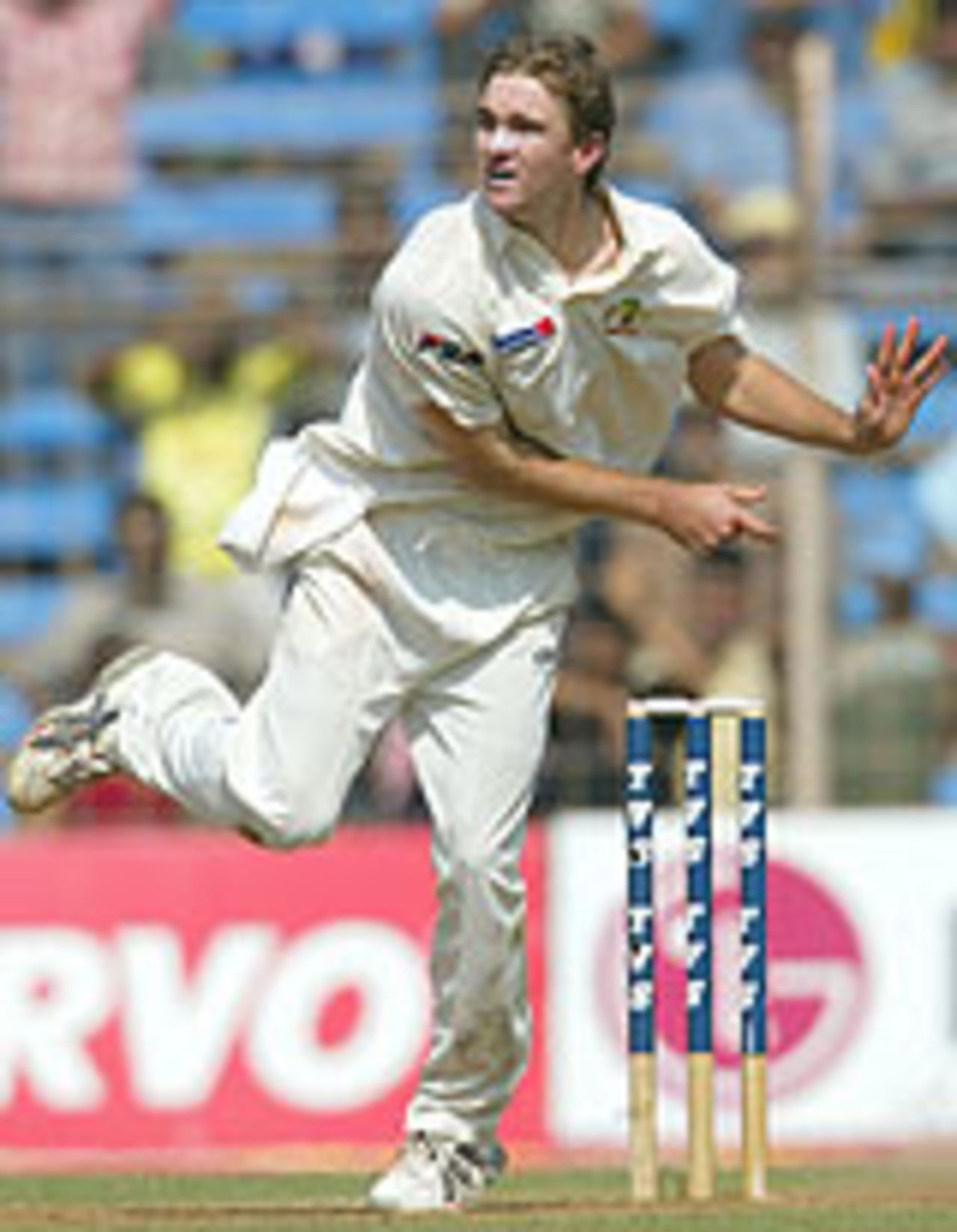 Nathan Hauritz bowls, India v Australia, 4th Test, Mumbai, 3rd day, November 5, 2004