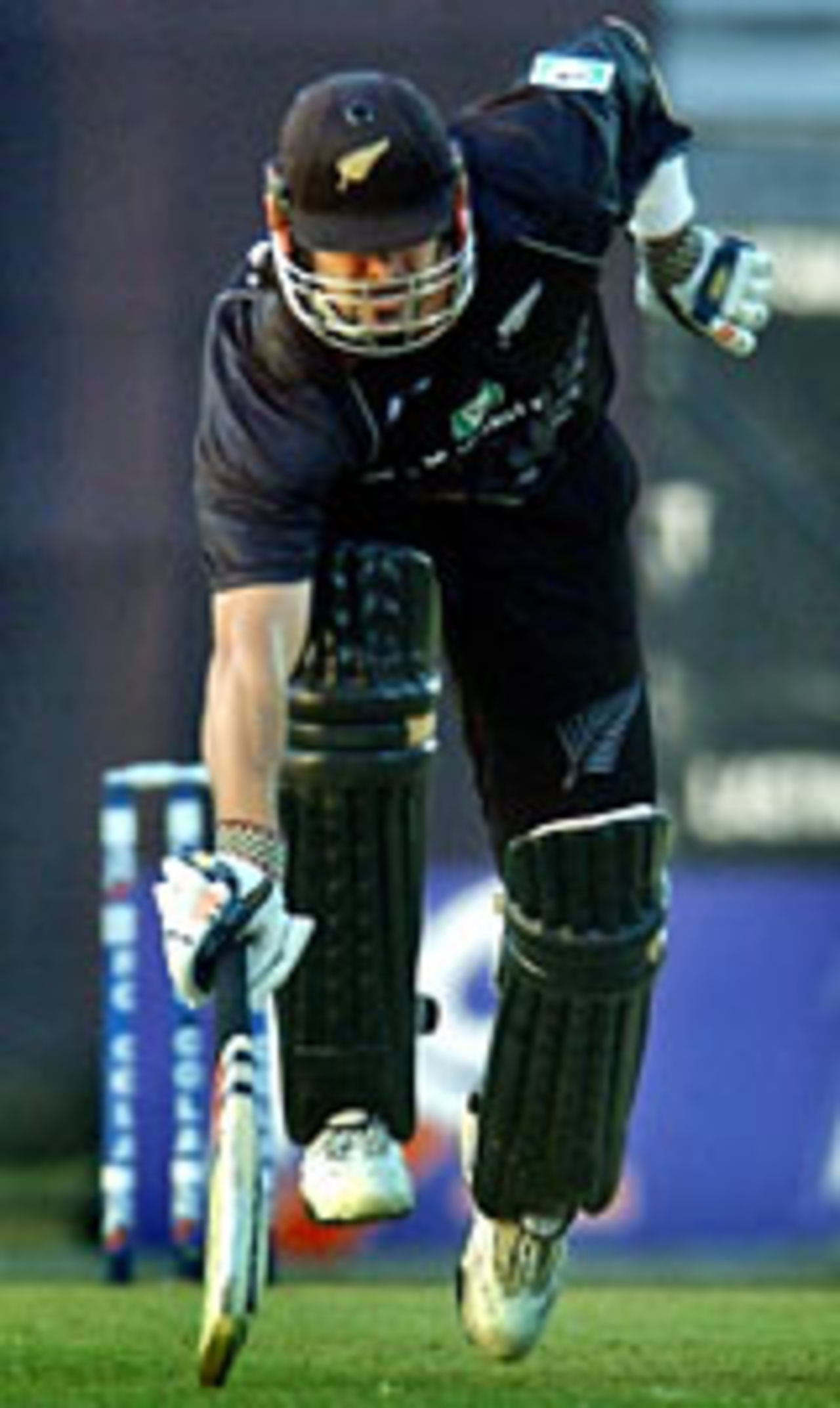 Chris Cairns hurries to make his ground, Bangladesh v New Zealand, 3rd ODI, Dhaka, November 7 2004
