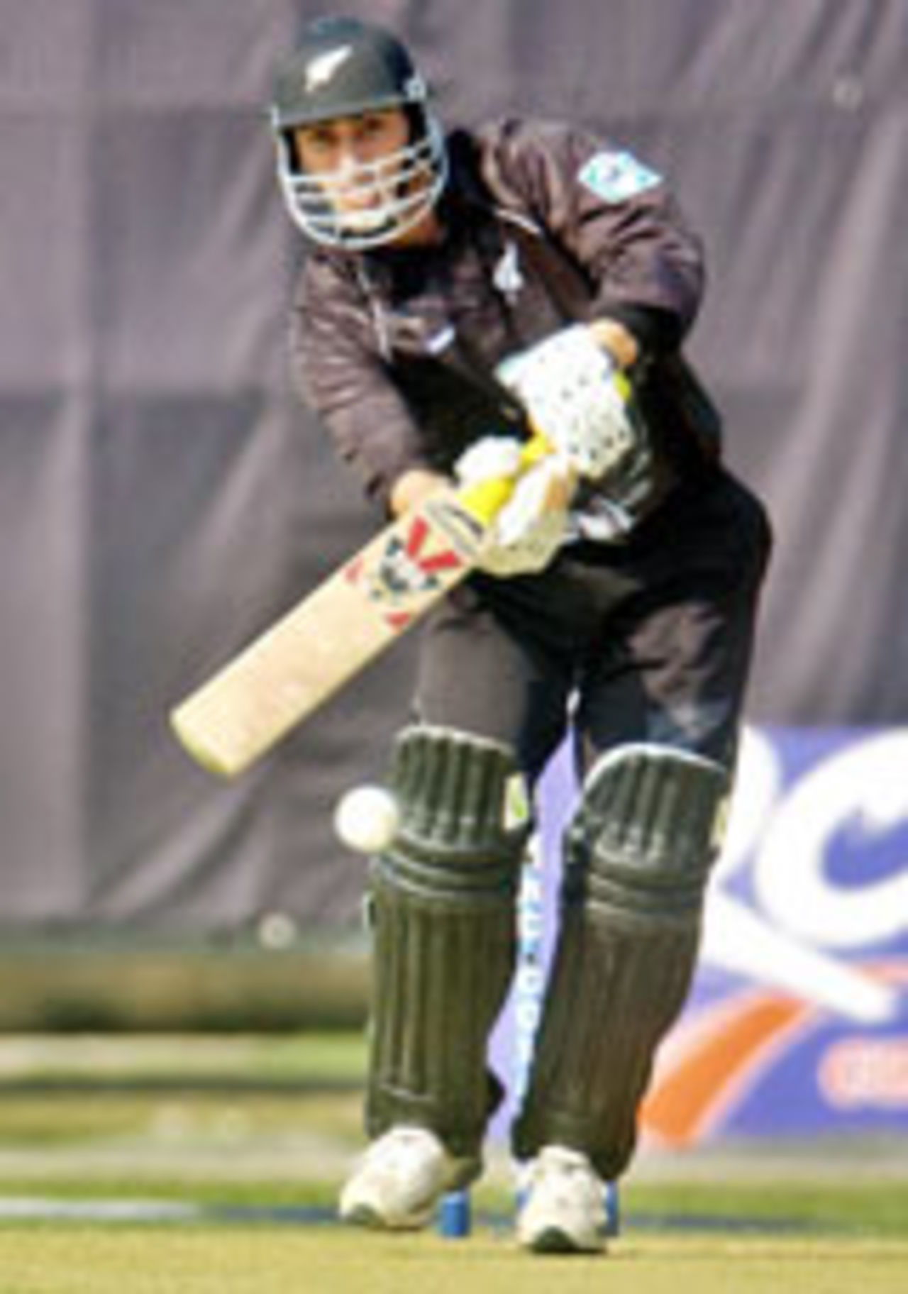 Mathew Sinclair plays a shovle-drive, New Zealand v Bangladesh, 3rd ODI, Dhaka, November 7 2004