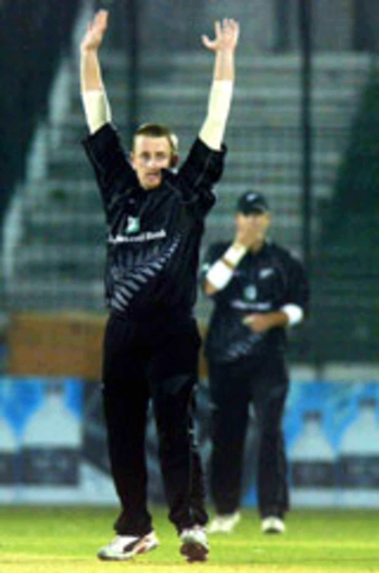 Scott Styris celebrates a dismissal, New Zealand v Bangladesh, 3rd ODI, Dhaka, November 7 2004