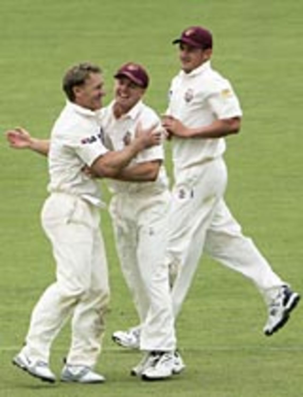 Andy Bichel celebrates his fourth wicket, South Australia v Queensland, Adelaide Oval, November 10, 2004