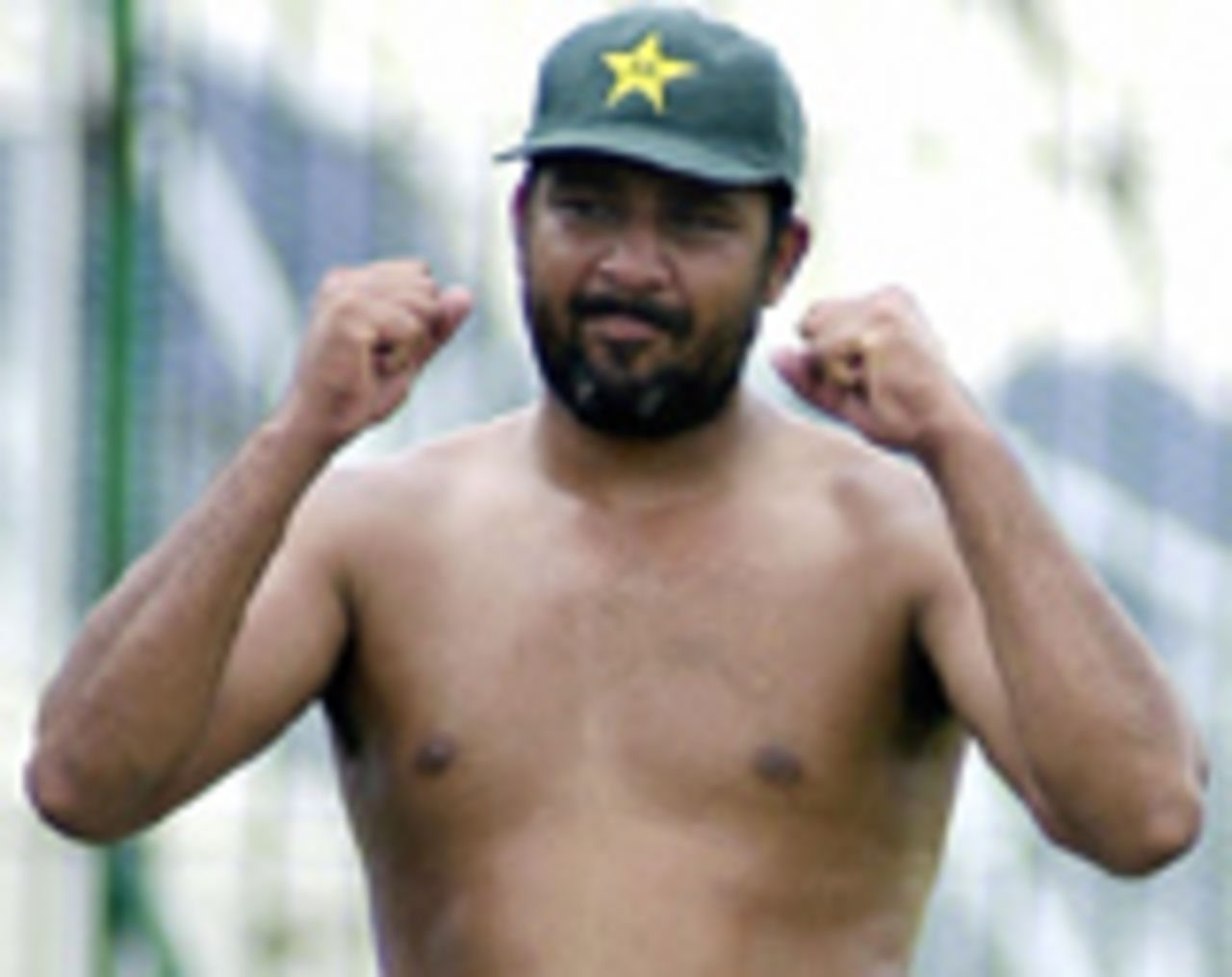 Inzamam-ul-Haq flexes his muscles, September 25, 2004