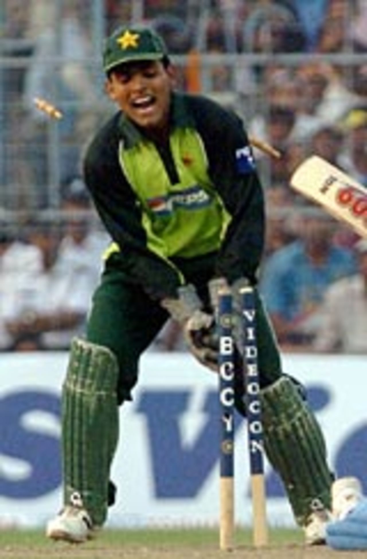 Kamran Akmal attempts a stumping, India v Pakistan, Jubilee ODI, November 13, 2004