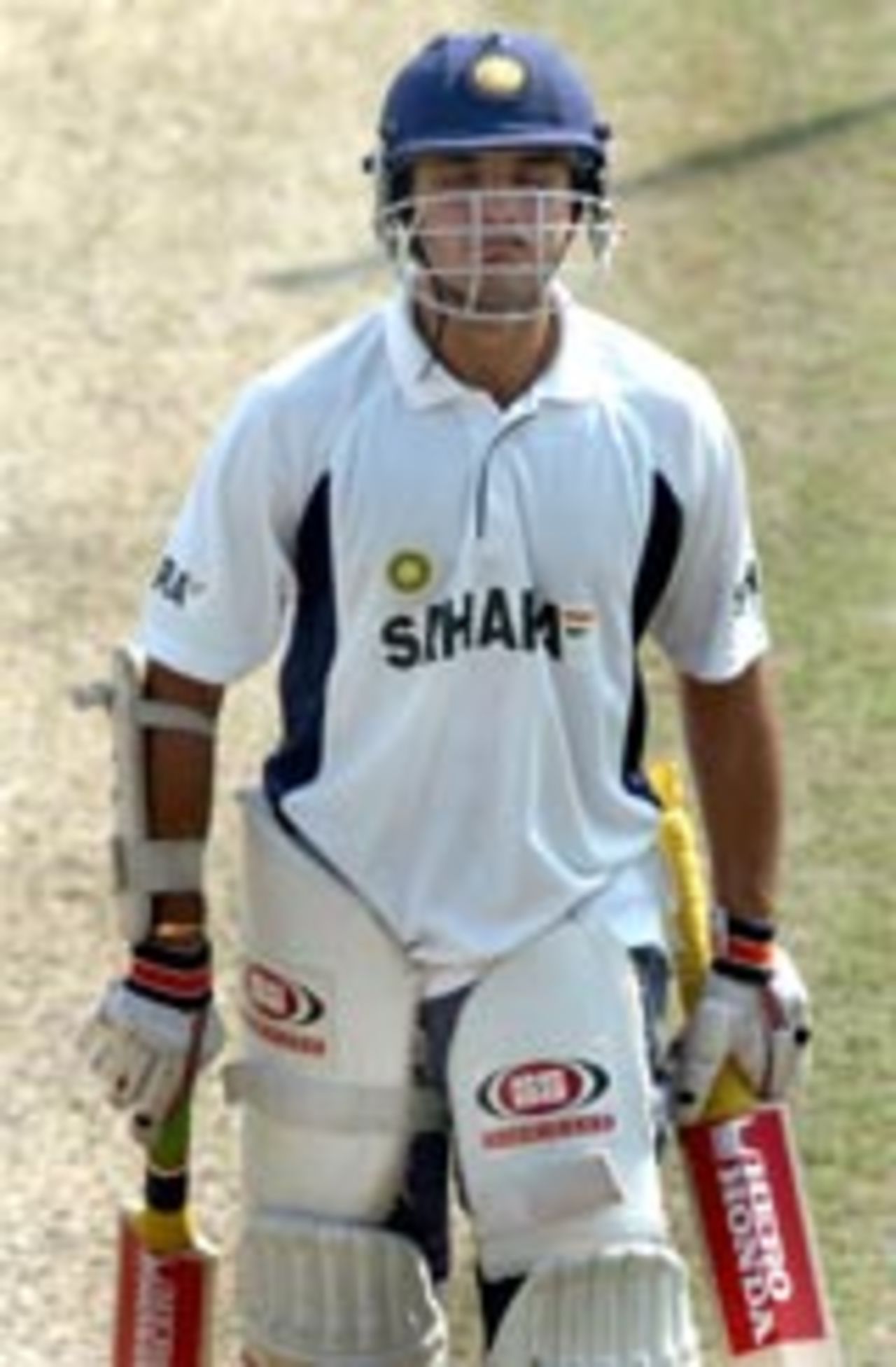 Sourav Ganguly with two bats in the nets, November 19, 2004