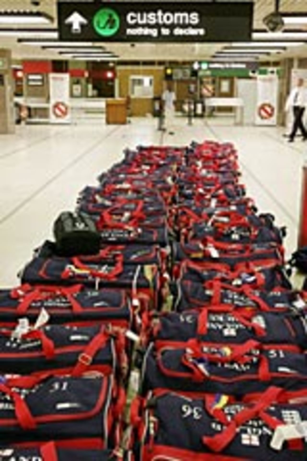 England's luggage waits at Johannesburg, November 25, 2004