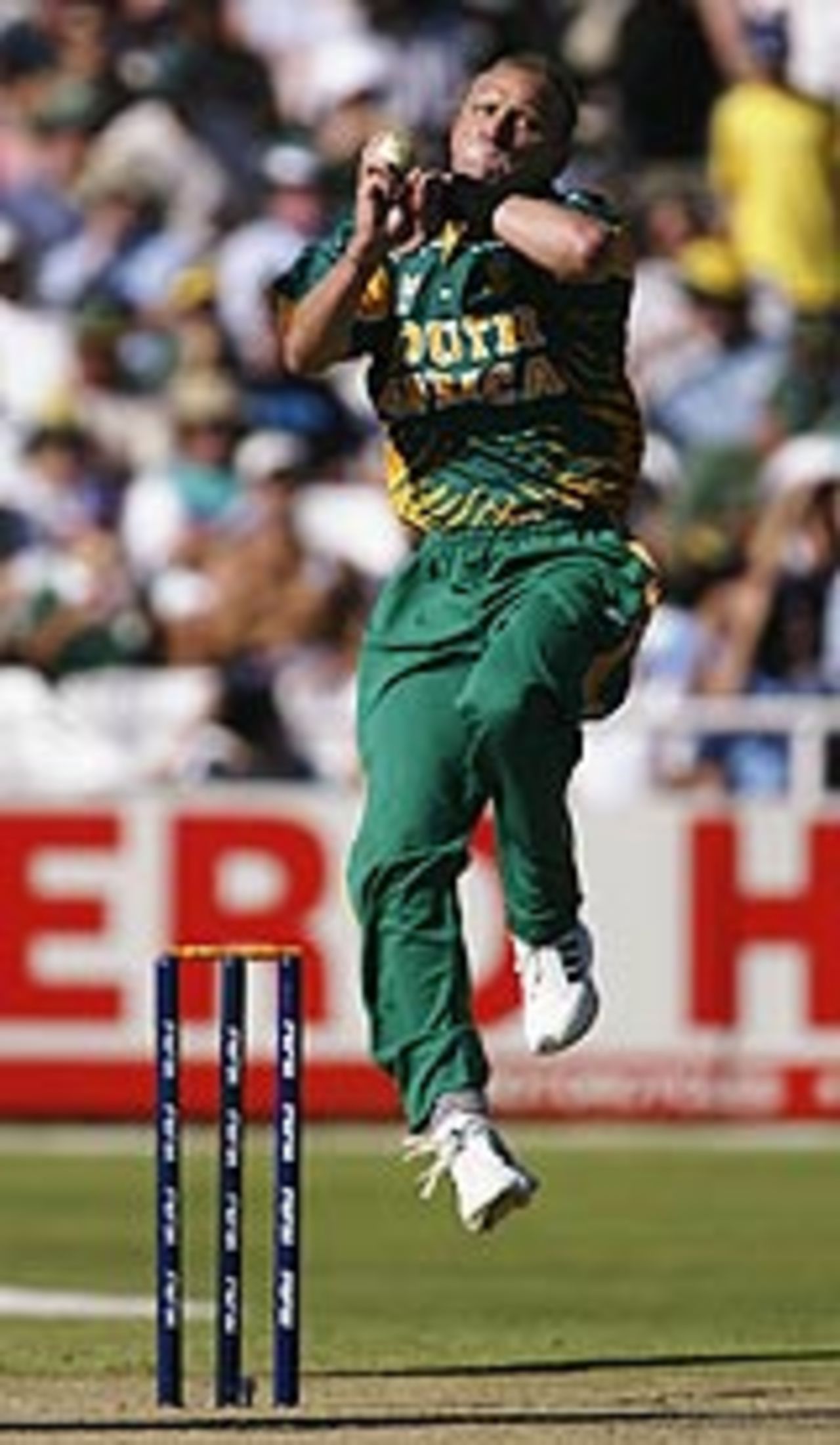 Allan Donald bowling during World Cup game against West Indies, February 9, 2003