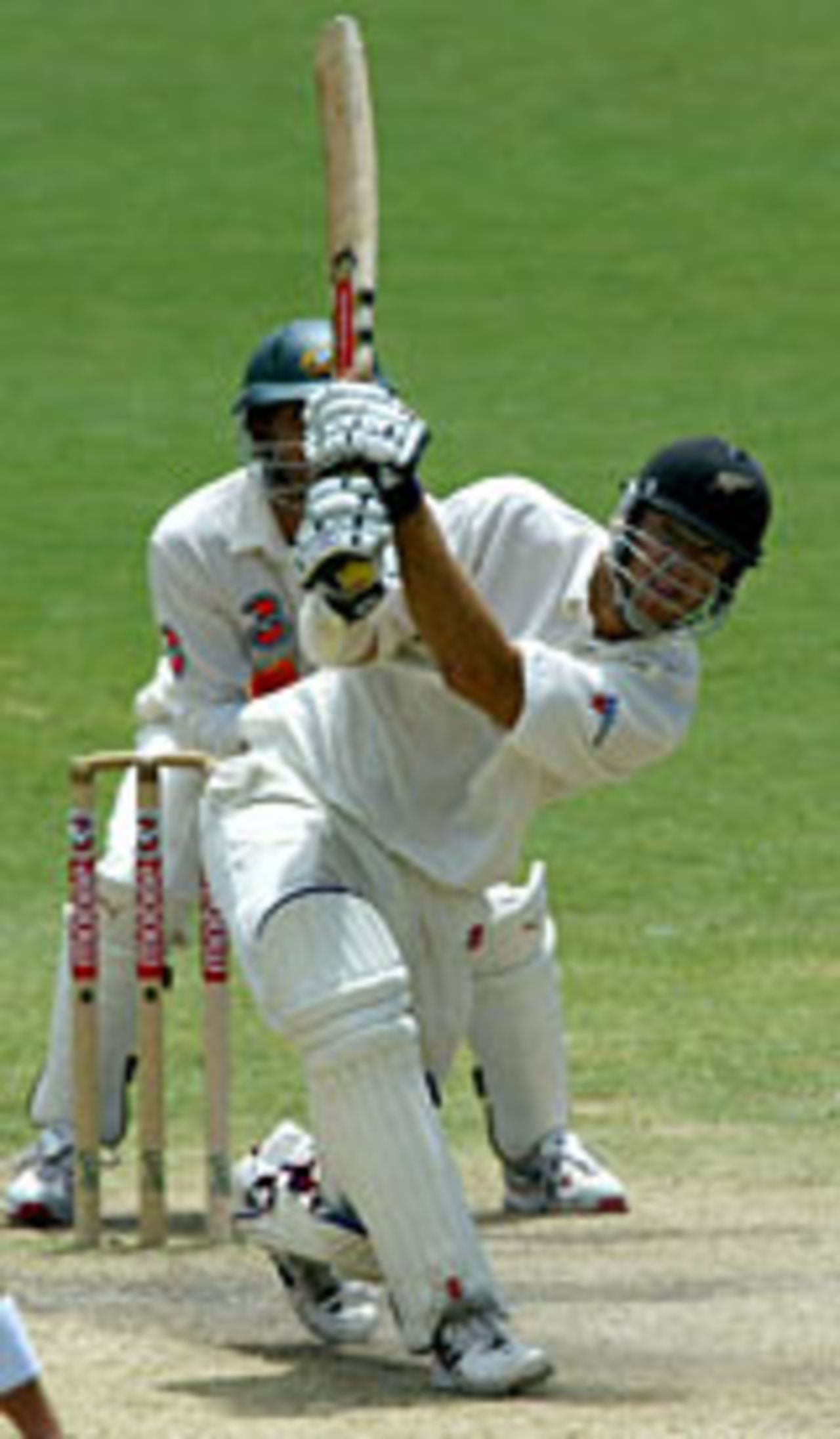 Daniel Vettori hits out on his way to 59, Australia v New Zealand, 2nd Test, Adelaide, November 30, 2004