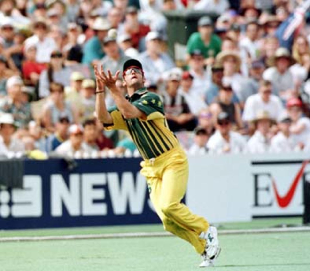Michael Di Venuto lines up an outfield catch from McMillan off McGrath, but he dropped it......Australia v New Zealand ODI, at the Adelaide Oval, Saturday December 7th 1997.