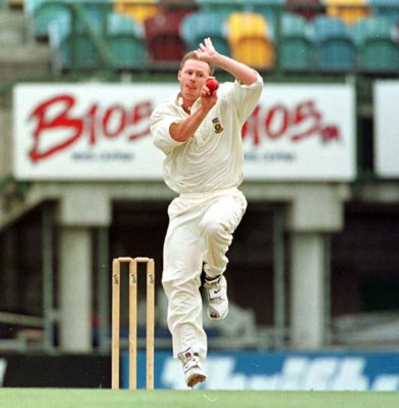 Lance Klusener bowls during the 2nd day of the Australia 'A' v South Africans 4 day match at the Gabba in Brisbane. December 20th 1997.
