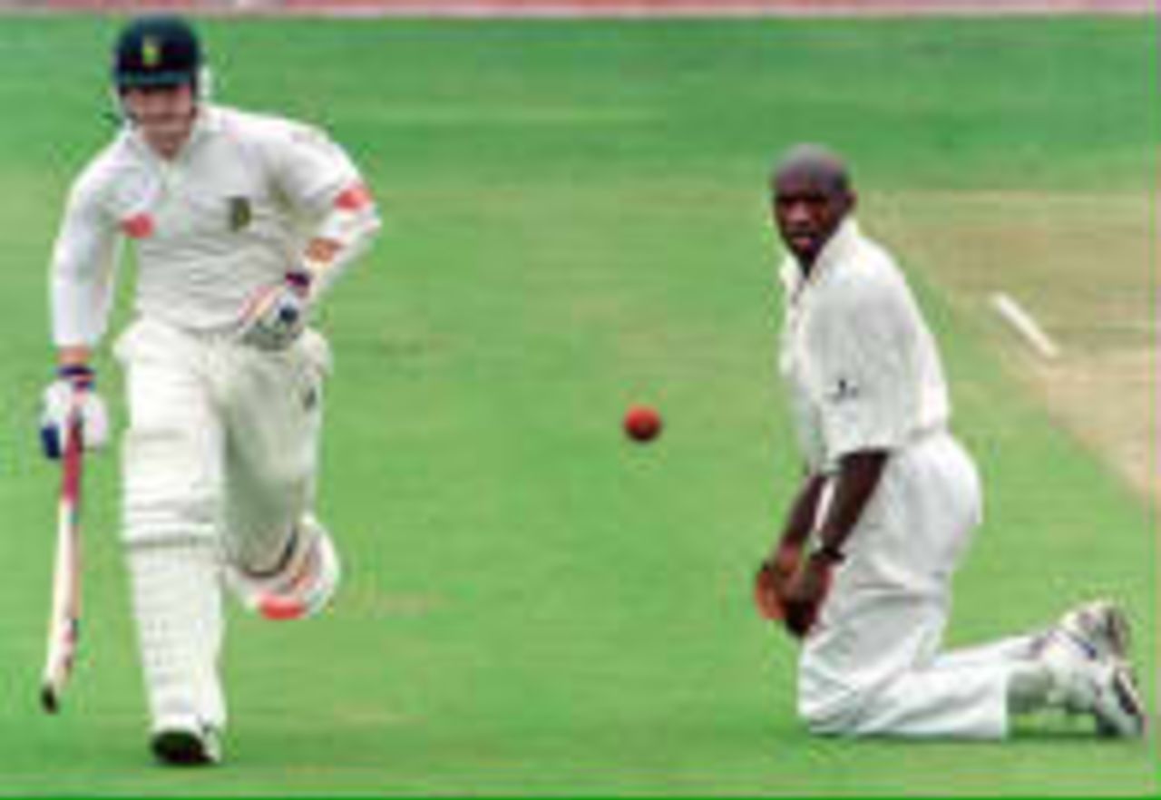 Cullinan completes a run as Franklyn Rose watches West Indies in South Africa, 1998/99, 3rd Test South Africa v West Indies Kingsmead, Durban 27 December 1998