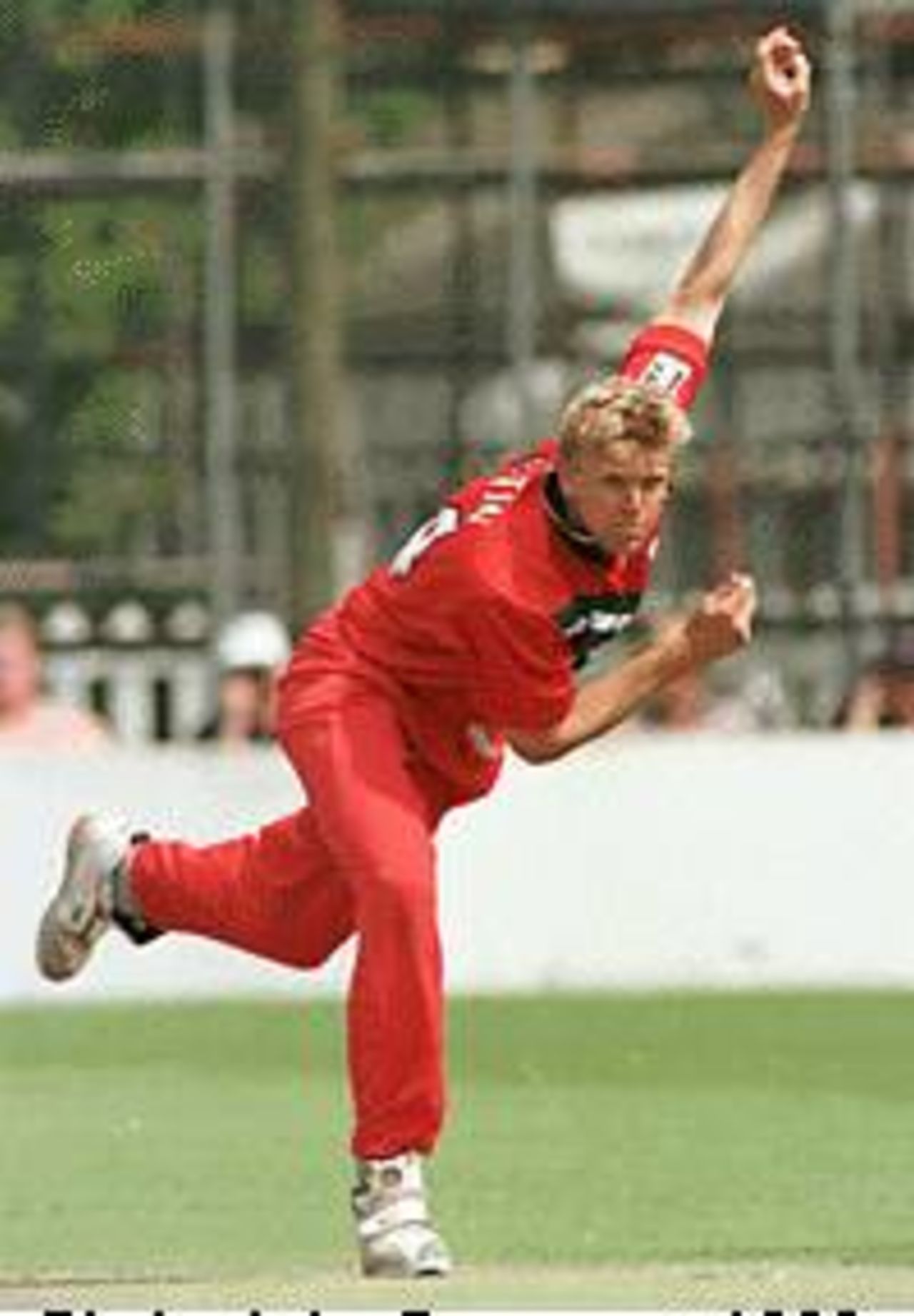 Peter Martin in his delivery stride, Gloucestershire v Lancashire, National League 1st Division, 3 May 1999