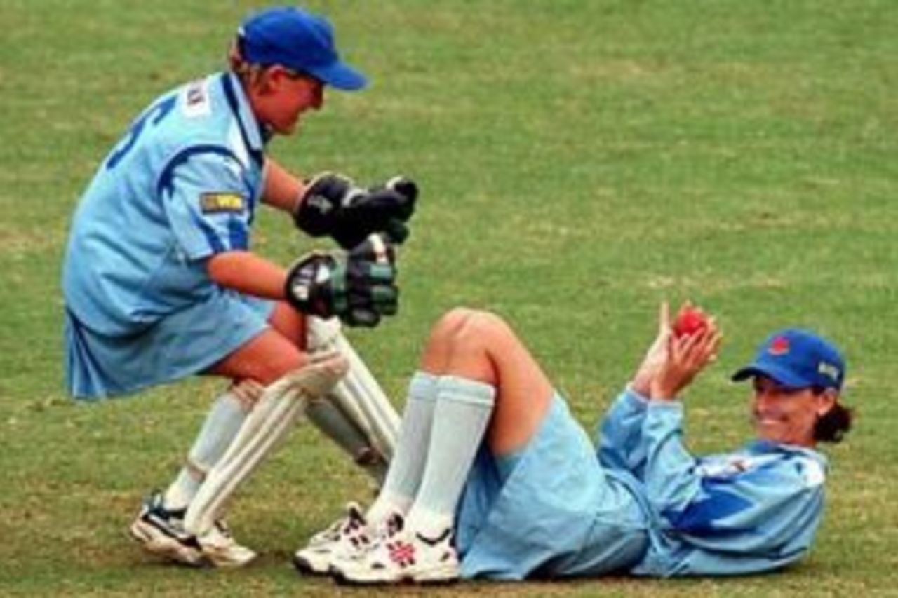 17 Dec 1999: Lisa Keightley of New South Wales catches Elwin Peta Campell of Western Australia during the match between New South Wales v Western Australia at the Sydney Cricket Ground,Sydney, Australia.