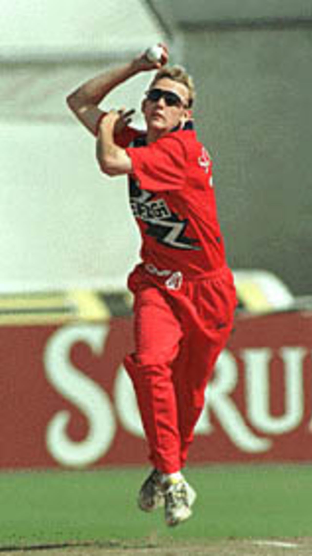 Chris Schofield on his way to 28, Lancashire v Kent, National League 1st Division, 12 September 1999