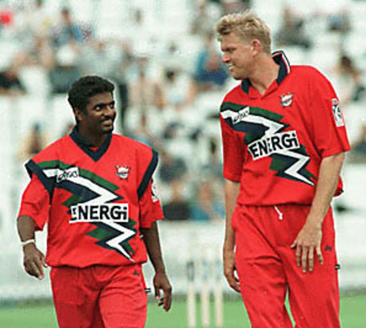 Muralitharan and Peter Martin in the field, Warwickshire v Lancashire, National League 1st Division, 13 June 1999
