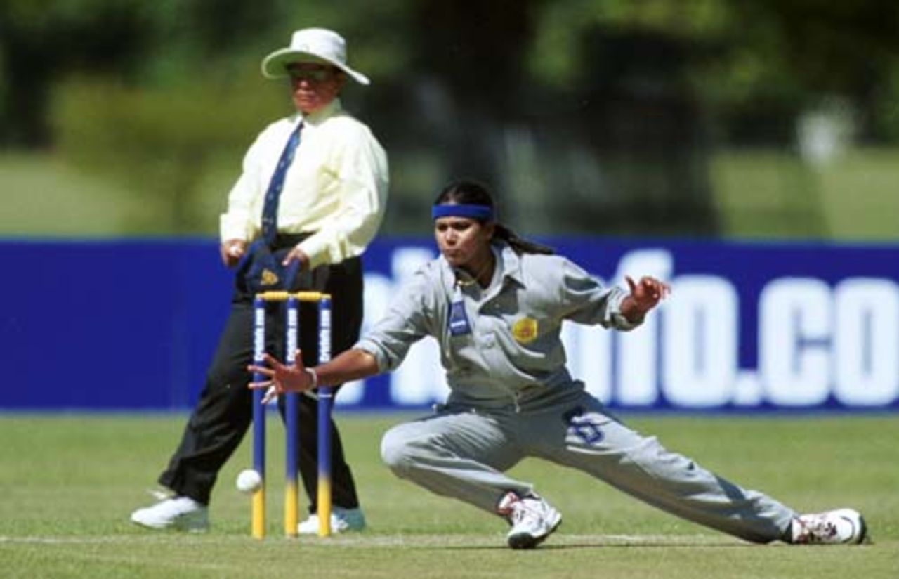 1 Dec 2000: Australia v Sri Lanka, CricInfo Women's World Cup 2000 played at the Hagley Oval, Christchurch