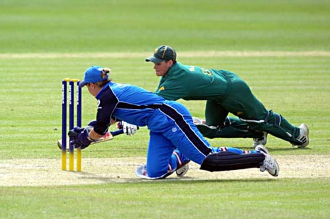 2 Dec 2000: England v South Africa, CricInfo Women's World Cup 2000 played at Lincoln (BIL Oval)