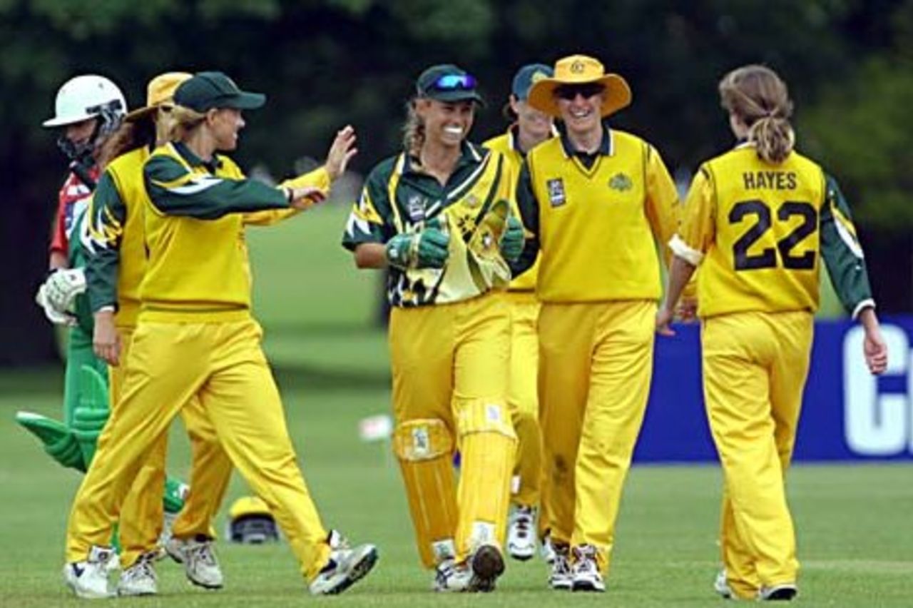 3 Dec 2000: Australia v Ireland, CricInfo Women's World Cup 2000 played at Hagley Park no.2, Christchurch