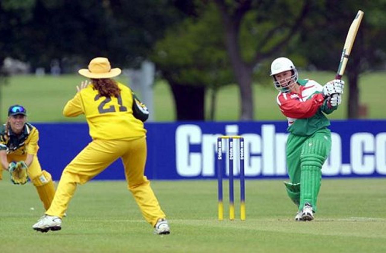 3 Dec 2000: Australia v Ireland, CricInfo Women's World Cup 2000 played at Hagley Park no.2, Christchurch