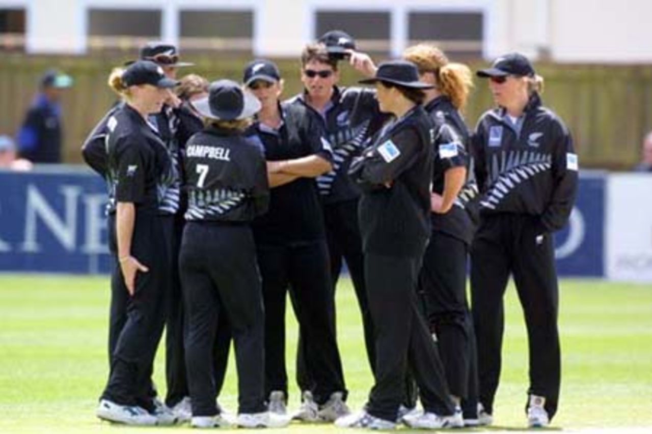 New Zealand v Sri Lanka in the 2000 CricInfo Women's World Cup, New Zealand at Lincoln Green