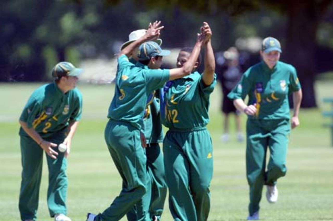 4 Dec 2000: Netherlands v South Africa, CricInfo Women's World Cup 2000 played at Hagley Park no.2, Christchurch