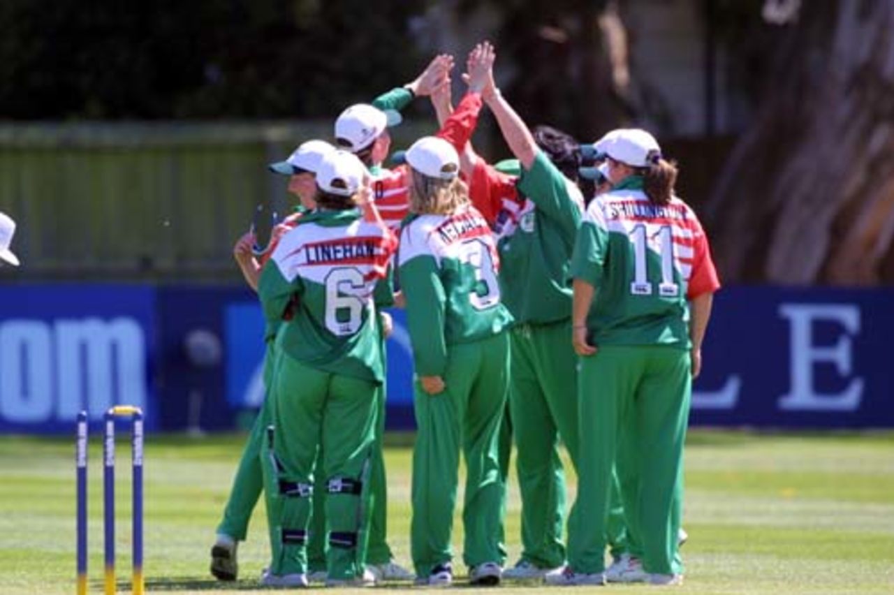 5 Dec 2000: Ireland v Sri Lanka, CricInfo Women's World Cup 2000 played at Lincoln Green
