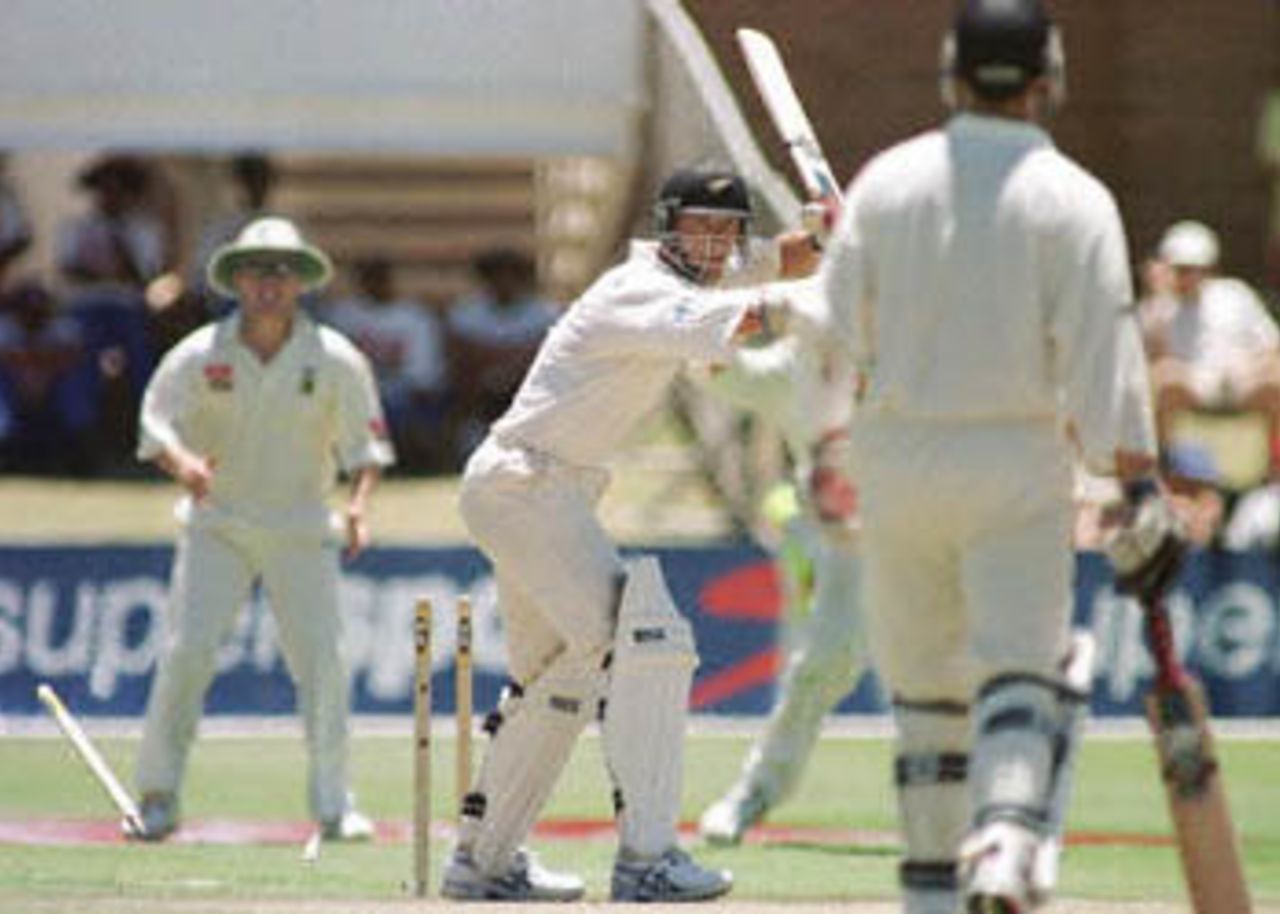 Allan Donald gets through the defences of O'Connor, New Zealand in South Africa, 2000/01, 2nd Test, South Africa v New Zealand, Crusaders Ground, St George's Park, Port Elizabeth, 30Nov-04Dec 2000 (Day 2).