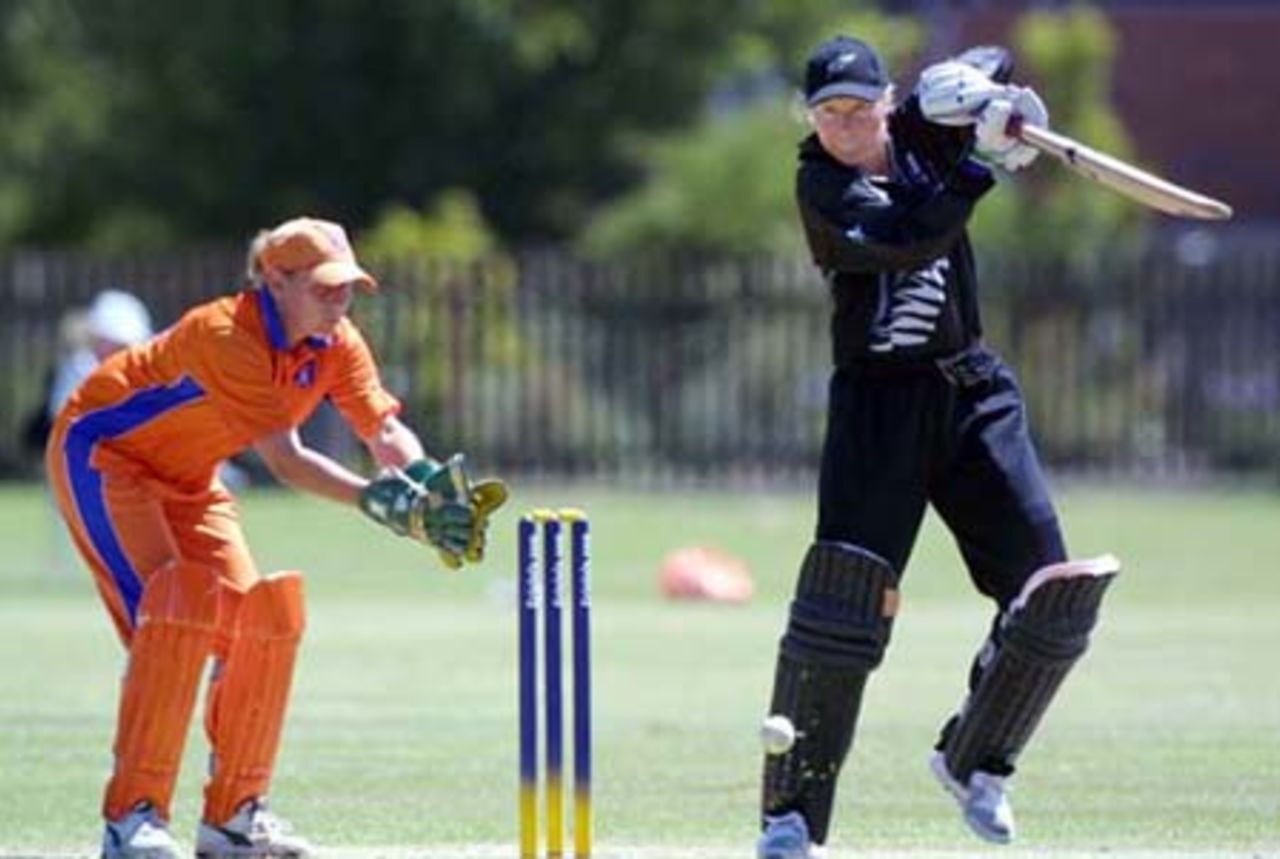 New Zealand v Holland in the 2000 CricInfo Women's World Cup, New Zealand at Hagley Park Christchurch
