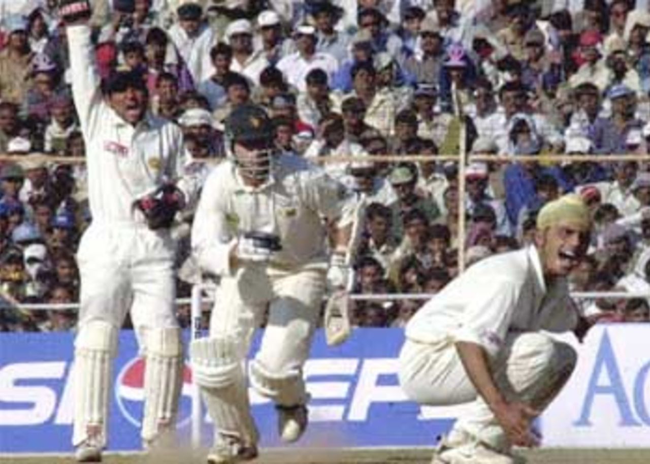 RS Sodhi and wicket-keeper Dahiya appeal for LBW against Guy Whittall, Zimbabwe in India, 2000/01, 2nd One-Day International, India v Zimbabwe, Sardar Patel (Gujarat) Stadium, Motera, Ahmedabad,  05 December 2000.