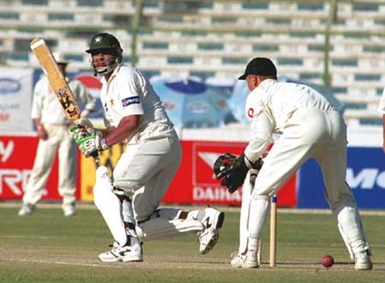 Inzamam sweeps the ball away towards fine leg, Day 1, 3rd Test Match, Pakistan v England at Karachi, 7 Dec-11 Dec 2000.