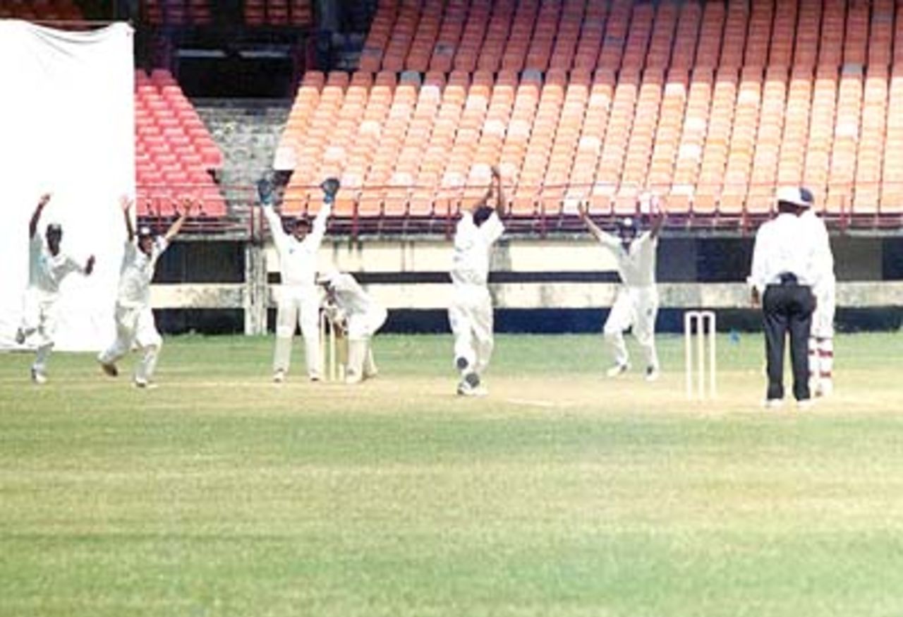 Vadiaraj appeals for LBW against PC Menon. Ranji Trophy South Zone League 2000/01, Kerala v Karnataka, Nehru Stadium, Kochi, 22-25 November 2000