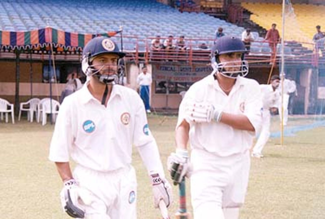 M Beerala and J Arun Kumar go out to open the Karnataka innings. Ranji Trophy South Zone League 2000/01, Kerala v Karnataka, Nehru Stadium, Kochi, 22-25 November 2000