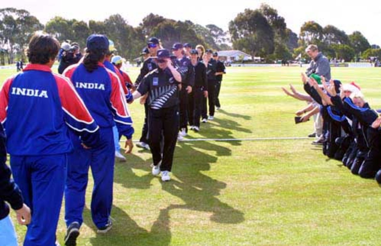India v New Zealand, CricInfo Women's World Cup, BIL Oval, Lincoln, 09 Dec 2000