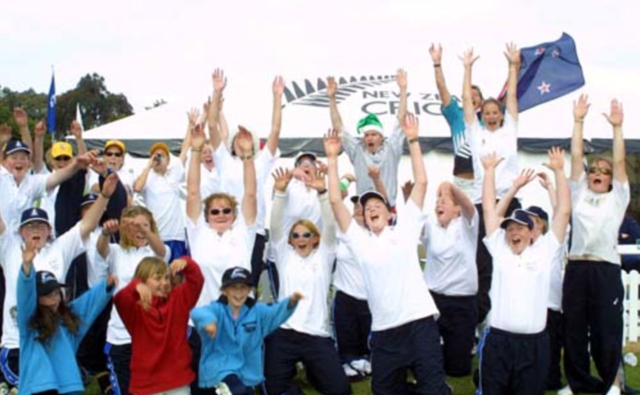 India v New Zealand, CricInfo Women's World Cup, BIL Oval, Lincoln, 09 Dec 2000