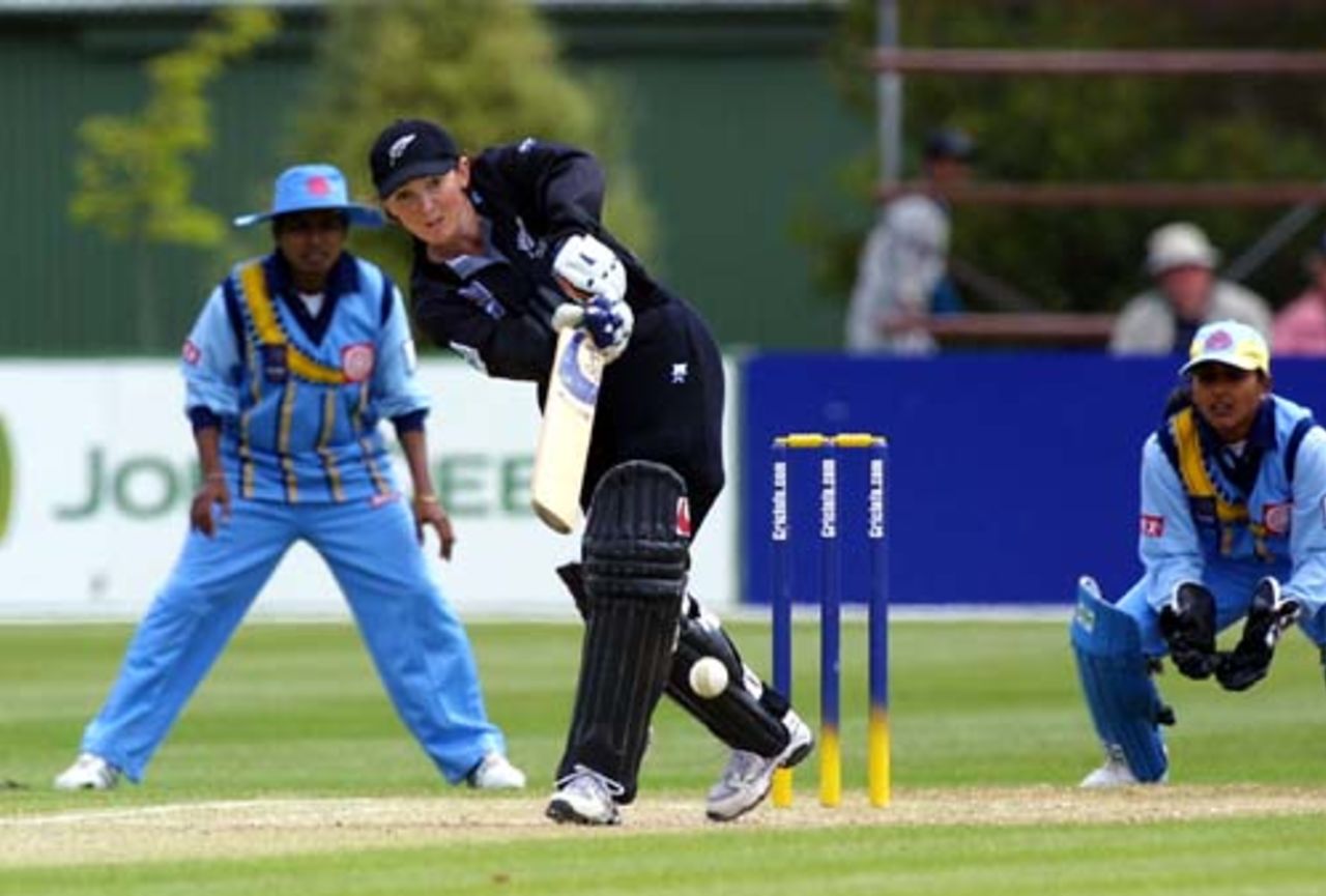 India v New Zealand, CricInfo Women's World Cup, BIL Oval, Lincoln, 09 Dec 2000