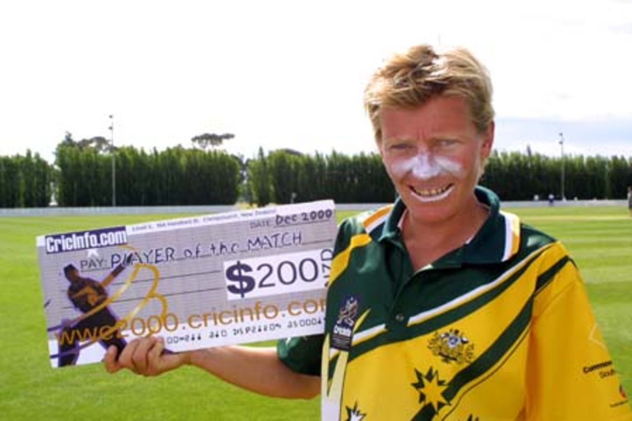 10 Dec 2000: Australia v England, CricInfo Women's World Cup, Lincoln Green.