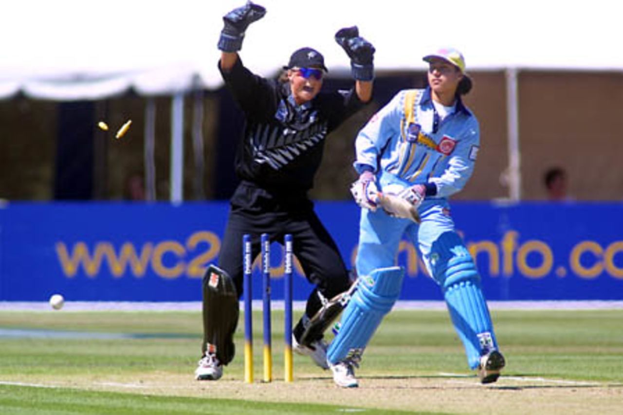 20 Dec: India v New Zealand, CricInfo Women's World Cup semi-final played at BIL Oval, Lincoln