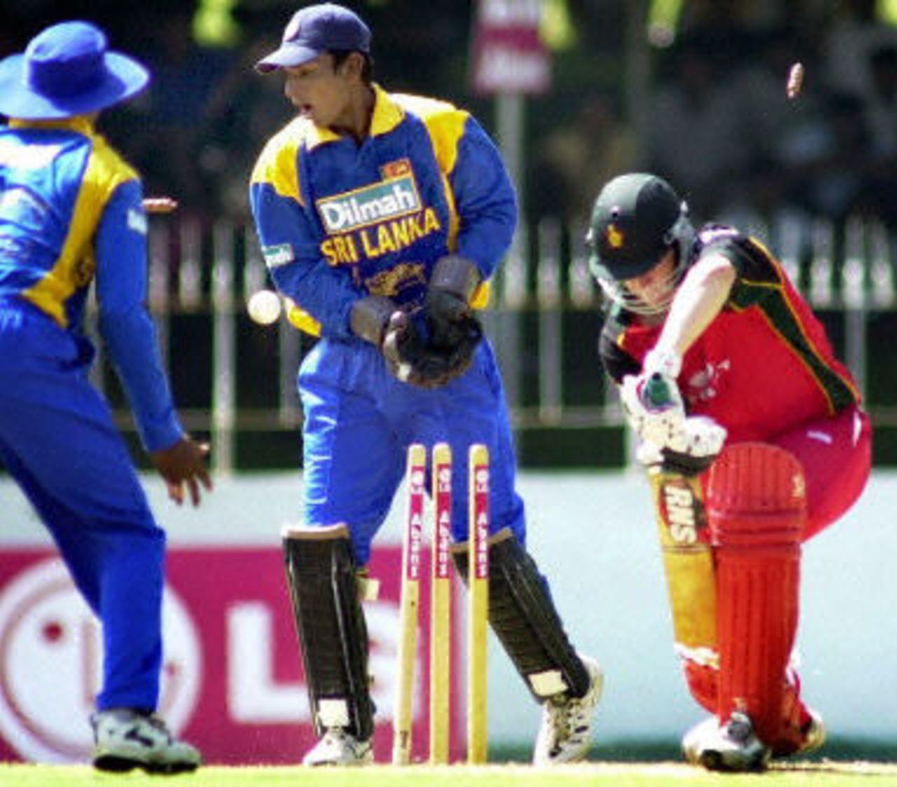 1st Match: Sri Lanka v Zimbabwe at Sinhalees Sports Club in Colombo LG Abans Triangular Series Dec 2001.