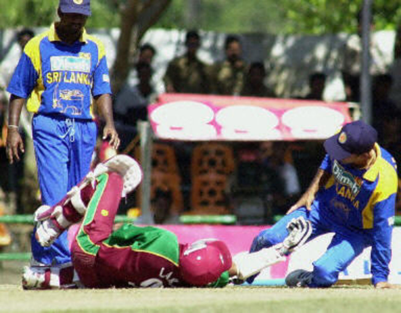 Sri Lanka v West Indies LG Abans Triangular series, 5th match ,Asigiriya Stadium, 15th December 2001