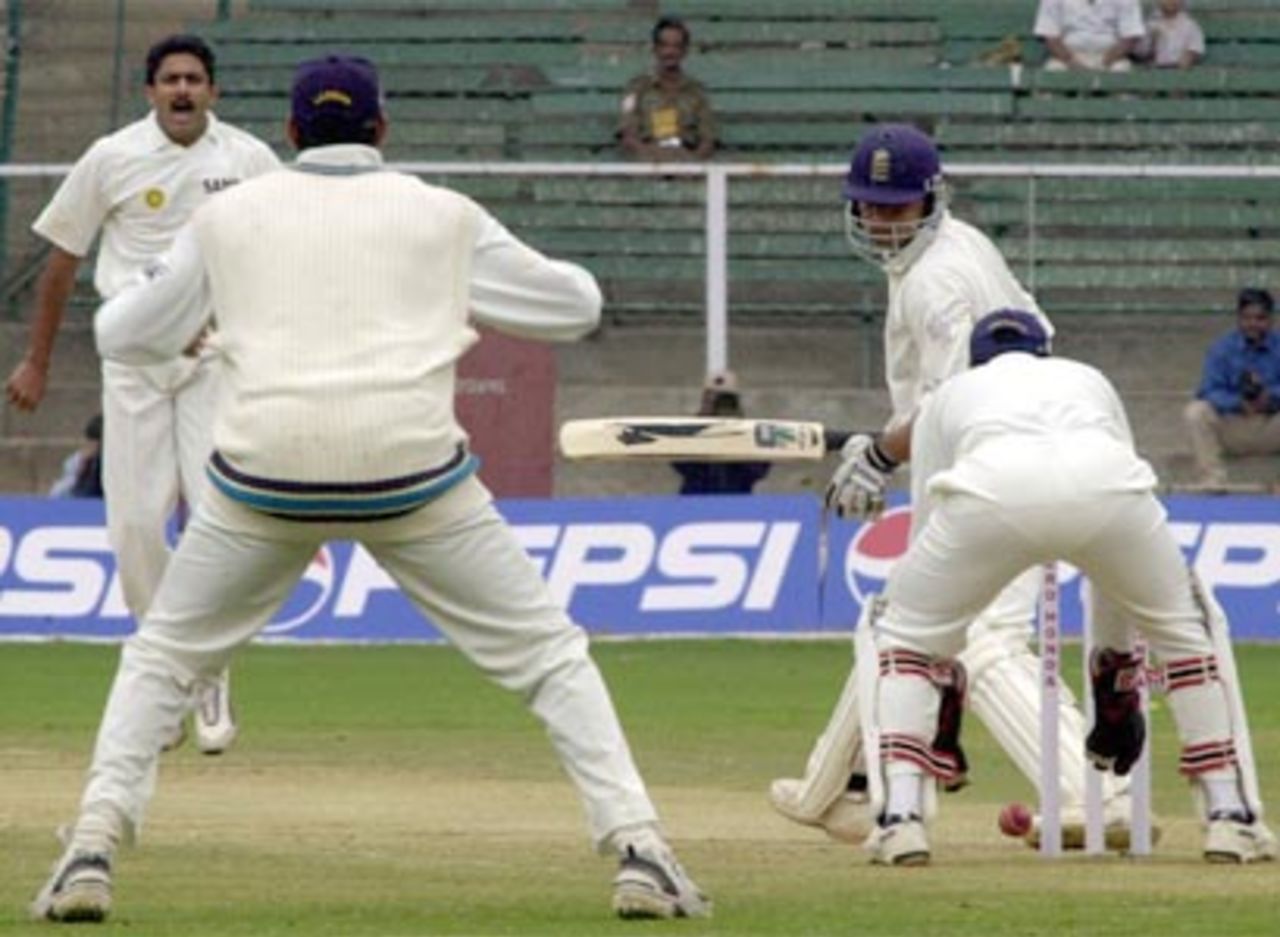 India v England, 3rd Test match, Day One, M Chinnaswamy Stadium, Bangalore, 19-23 Dec 2001